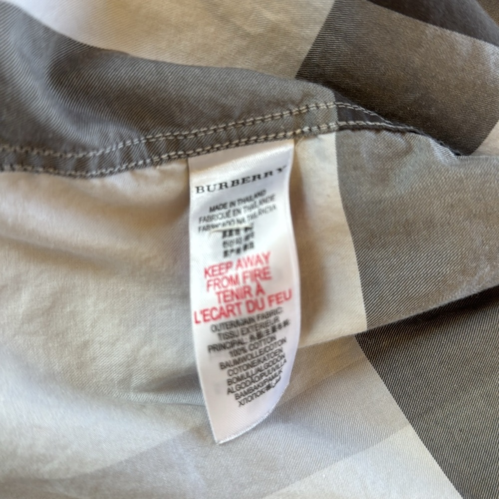 Burberry Short Sleeve Button down - Picture 4 of 5